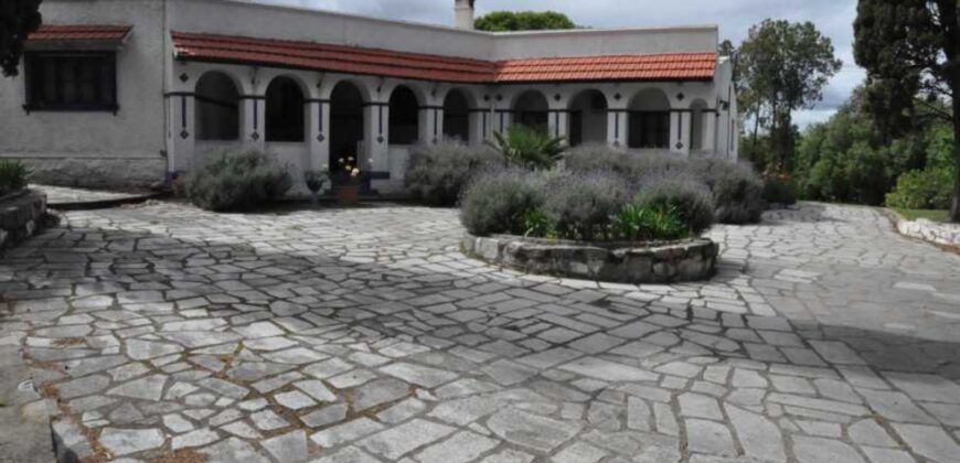 Casona – hostería- hostel- Piscina.  Sierras de Córdoba. Valle Hermoso