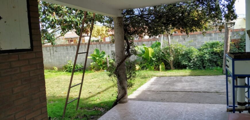 Casa y local ruta 28 V Santa Cruz del lago en Venta-Vª Sta Cruz del Lago