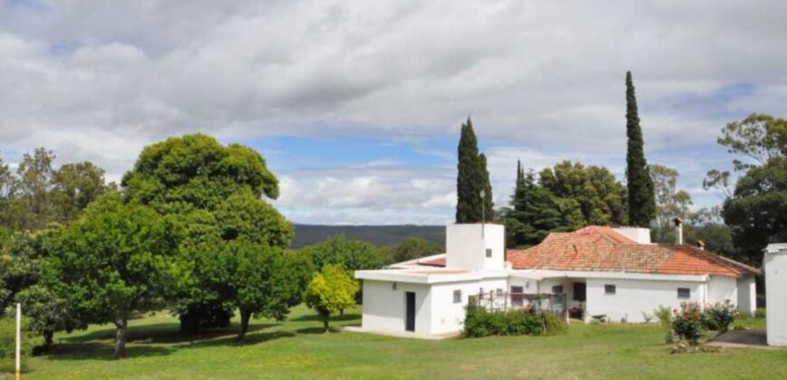 Casona – hostería- hostel- Piscina.  Sierras de Córdoba. Valle Hermoso