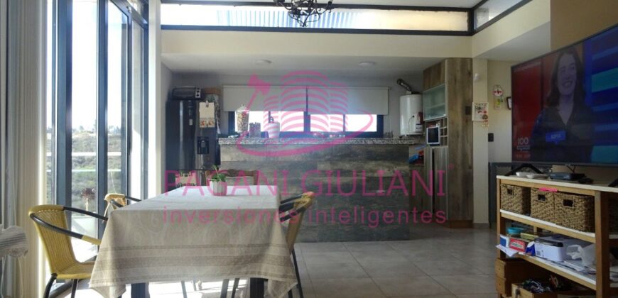 CASA DOS A TRES DORM, 2 BAÑOS PISCINA VISTA PANORÁMICA en Venta-Vª Carlos Paz