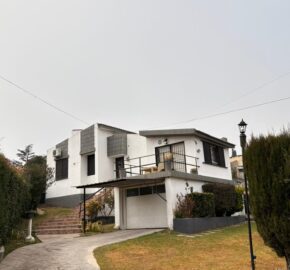 CASA DE 3 DORM, EN ALQUILER ANUAL B. CENTRO, VILLA CARLOS PAZ