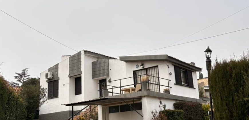 CASA DE 3 DORM, EN ALQUILER ANUAL B. CENTRO, VILLA CARLOS PAZ