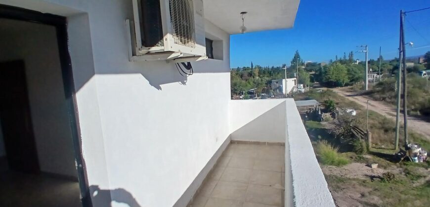 Casa en Estancia Vieja cerca del monumento en Venta