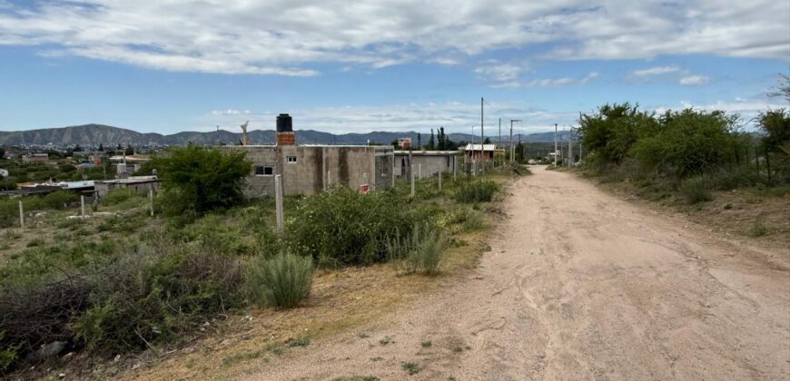 ESTANCIA VIEJA LOTE ESQUINA, VISTA, CERCA AL MONUMENTO BAMBA