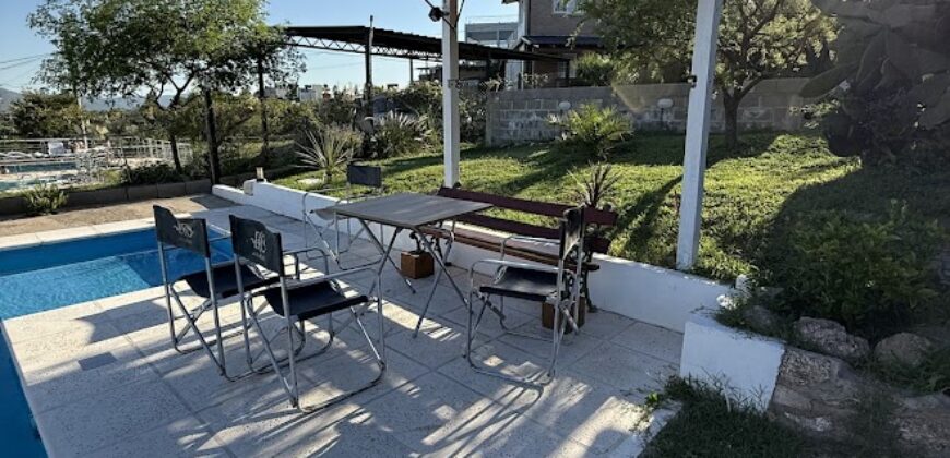 DOS CABAÑAS c/u PX4- VISTA AL LAGO -CABAÑAS- PILETA- CARLOS PAZ