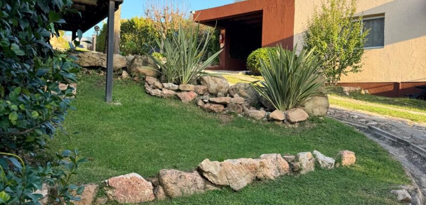 COMPLEJO CINCO CABAÑAS + CASA + DEPARTAMENTO SIERRAS DE CÓRDOBA en Venta-Vª Sta Cruz del Lago