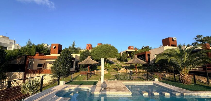 COMPLEJO CINCO CABAÑAS + CASA + DEPARTAMENTO SIERRAS DE CÓRDOBA en Venta-Vª Sta Cruz del Lago