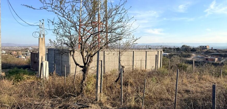 TERRENO EN ESTANCIA VIEJA VENTA- VISTA A METROS DE CALLE 2