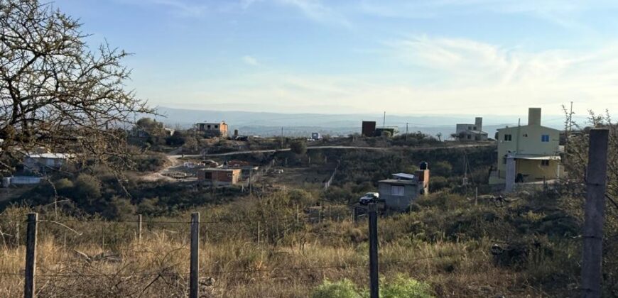 TERRENO EN ESTANCIA VIEJA VENTA- VISTA A METROS DE CALLE 2