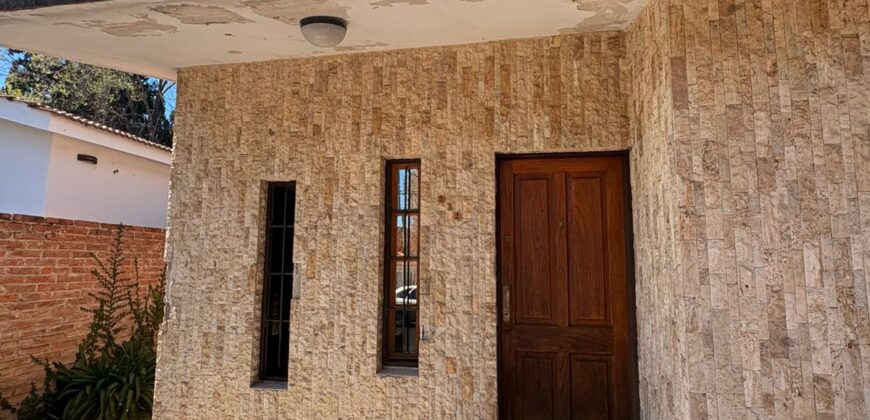 B° Miguel Muñoz CASA VENTA DOS DORM+ Dpto+ monoambiente