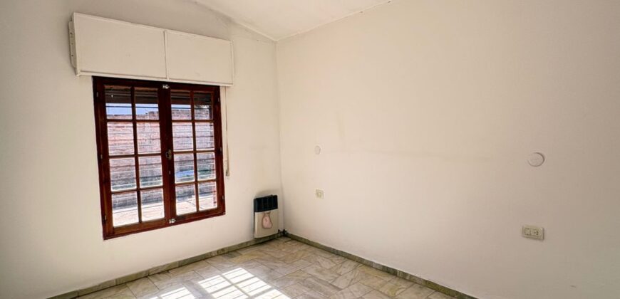 B° Miguel Muñoz CASA VENTA DOS DORM+ Dpto+ monoambiente