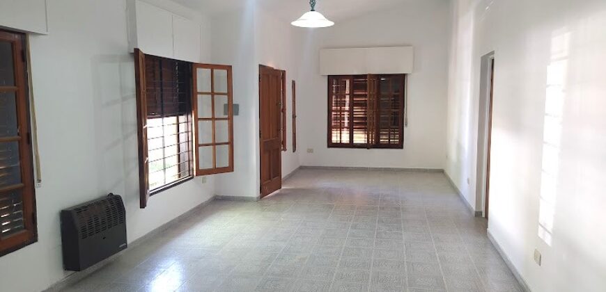 B° Miguel Muñoz CASA VENTA DOS DORM+ Dpto+ monoambiente