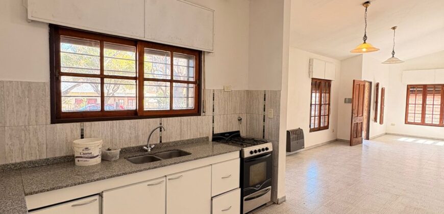 B° Miguel Muñoz CASA VENTA DOS DORM+ Dpto+ monoambiente