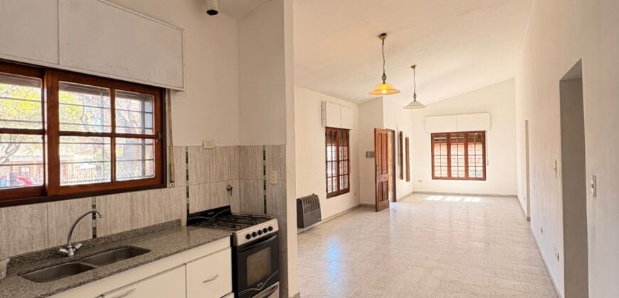 B° Miguel Muñoz CASA VENTA DOS DORM+ Dpto+ monoambiente