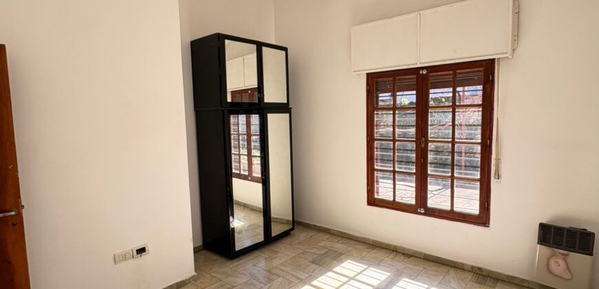 B° Miguel Muñoz CASA VENTA DOS DORM+ Dpto+ monoambiente