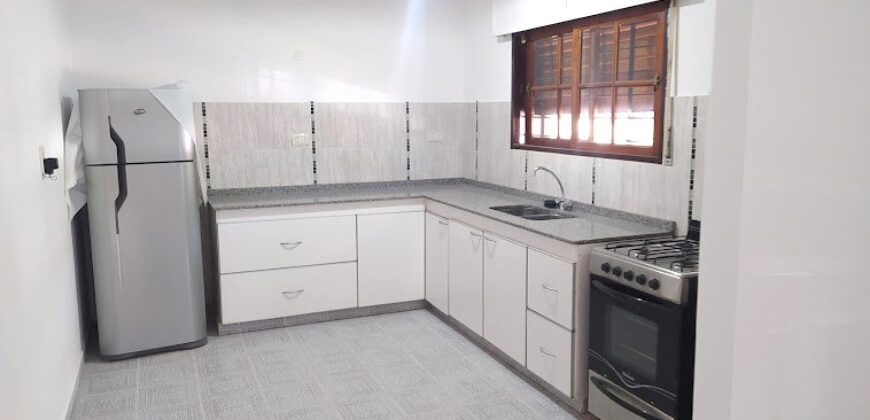 B° Miguel Muñoz CASA VENTA DOS DORM+ Dpto+ monoambiente