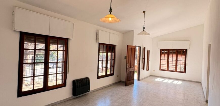 B° Miguel Muñoz CASA VENTA DOS DORM+ Dpto+ monoambiente