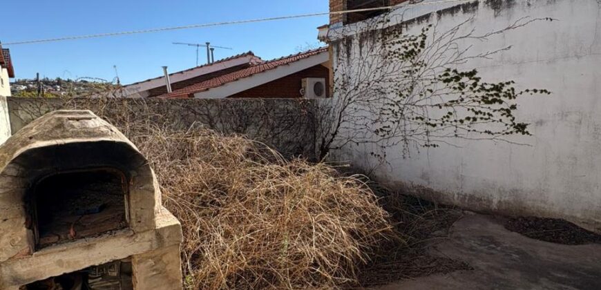 Departamento un dorm- patio- a refaccionar Carlos Paz