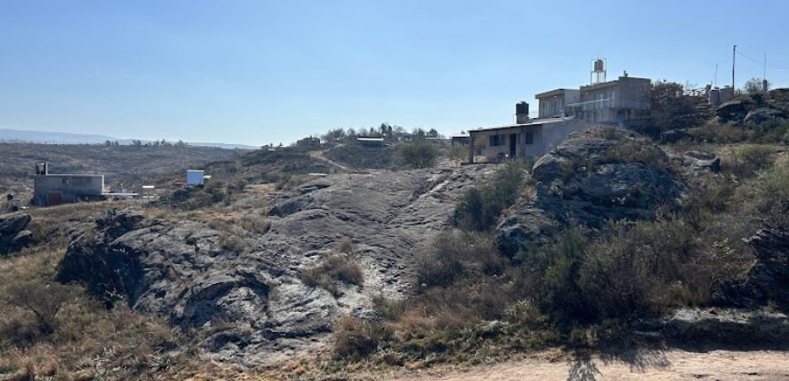 CASA DOS DORMITORIOS A TERMINAR ESTANCIA VIEJA FRENTE AL RÍO LOS CHORRILLOS