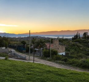 B° Villa Del Lago Terreno esquina en venta con Vista al lago y a las sierras Carlos Paz Córdoba