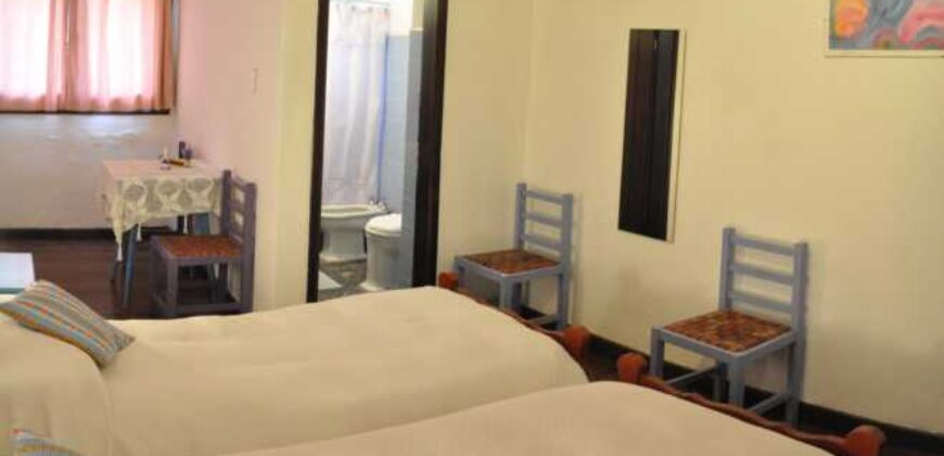 Casona – hostería- hostel- Piscina.  Sierras de Córdoba. Valle Hermoso