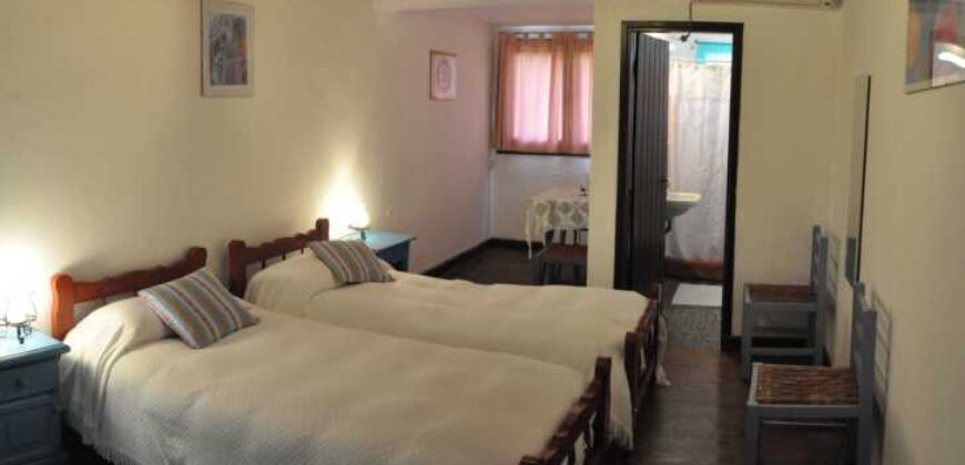 Casona – hostería- hostel- Piscina.  Sierras de Córdoba. Valle Hermoso