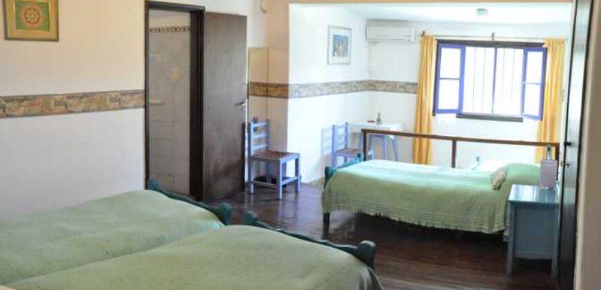 Casona – hostería- hostel- Piscina.  Sierras de Córdoba. Valle Hermoso