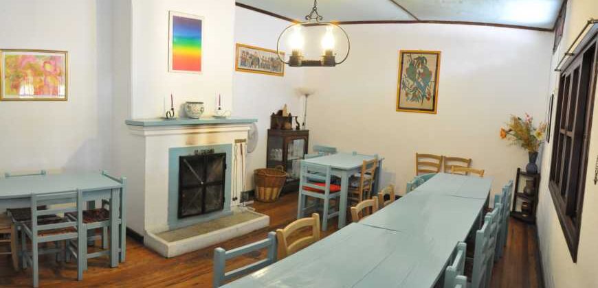 Casona – hostería- hostel- Piscina.  Sierras de Córdoba. Valle Hermoso