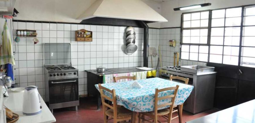 Casona – hostería- hostel- Piscina.  Sierras de Córdoba. Valle Hermoso