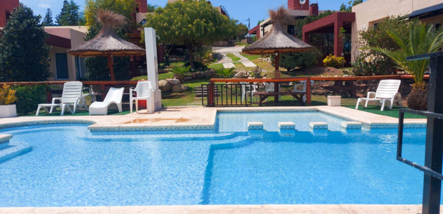 COMPLEJO CINCO CABAÑAS + CASA + DEPARTAMENTO SIERRAS DE CÓRDOBA en Venta-Vª Sta Cruz del Lago