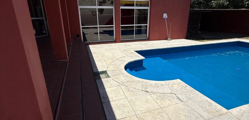 B° Villa del Lago Casa 5 dormitorios pileta quincho en Venta-Vª Carlos Paz