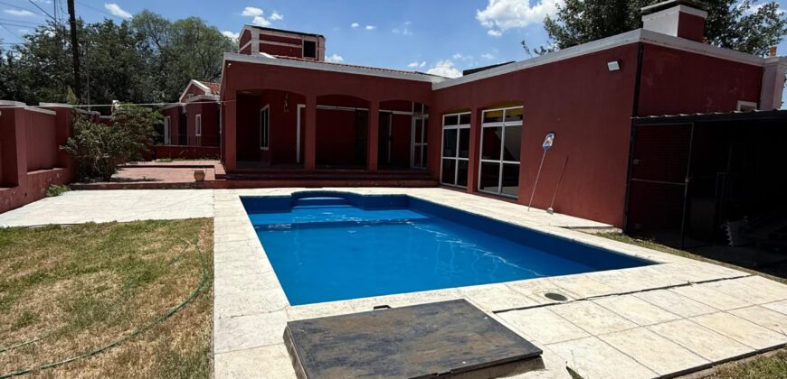 B° Villa del Lago Casa 5 dormitorios pileta quincho en Venta-Vª Carlos Paz